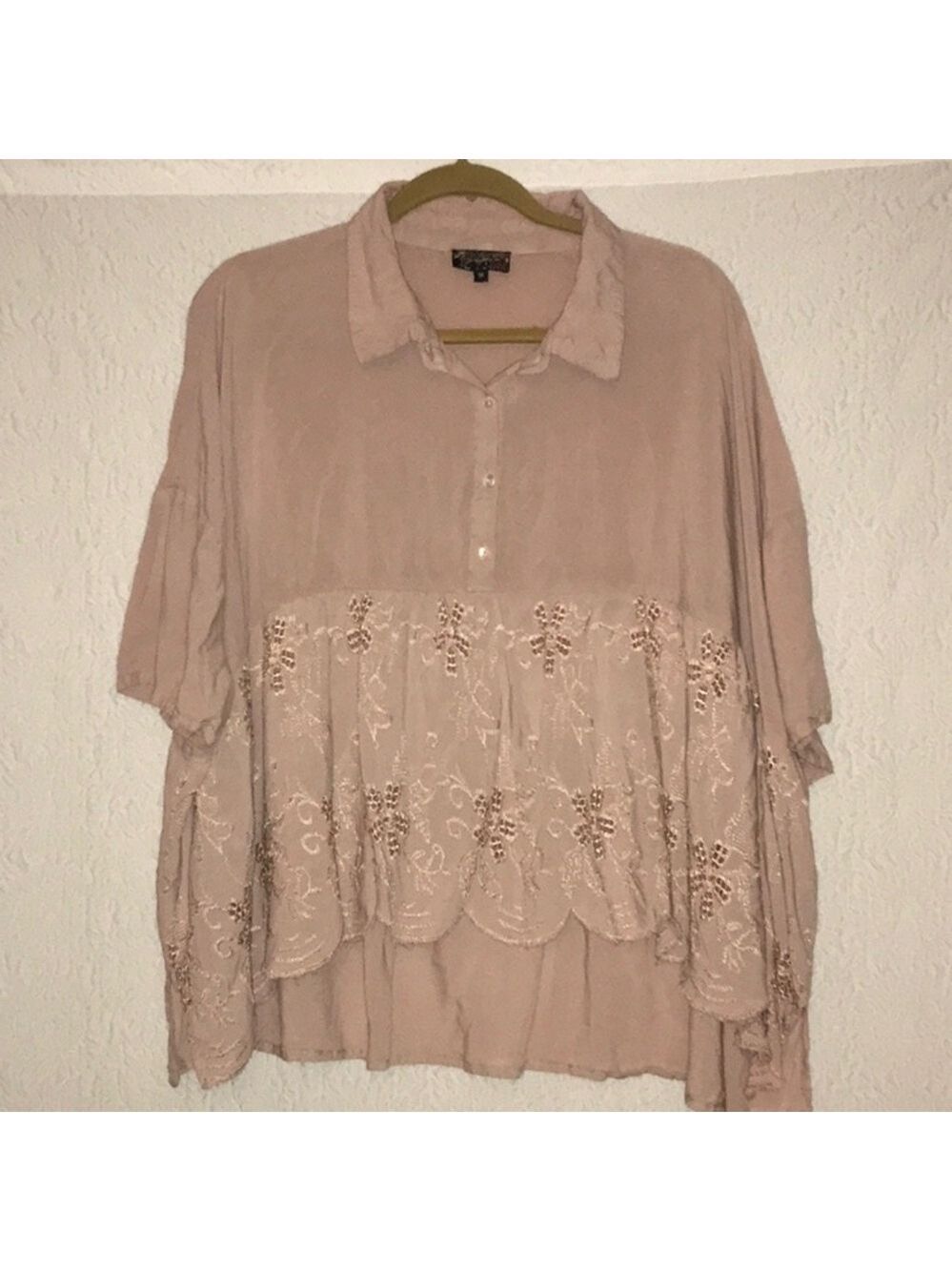 J GEE Boho Eyelet Embroidered Floral High Low Short Sleeve Blouse
